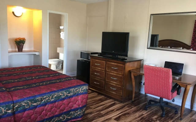 photo 5 of Civic Center Motel