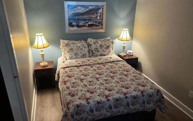 photo 2 of Claddagh Motel & Suites