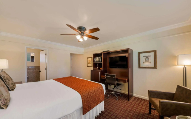 photo 5 of Clarion Collection Carmel Oaks Inn