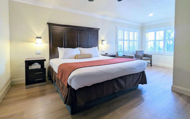 photo 2 of Clarion Collection Wilkie's Inn Pacific Grove - Monterey
