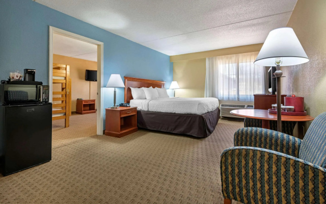 photo 3 of Clarion Hotel Conference Center Lexington North