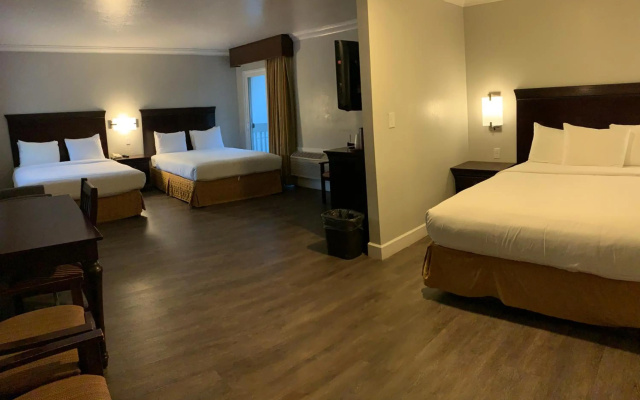 photo 2 of Stargazer Hotel