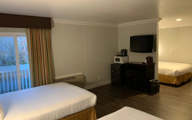 photo 4 of Stargazer Hotel
