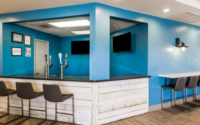 photo 5 of Inn Phoenix Airport