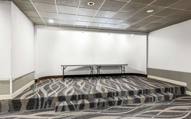 photo 5 of SureStay Hotel by Best Western SeaTac Airport North