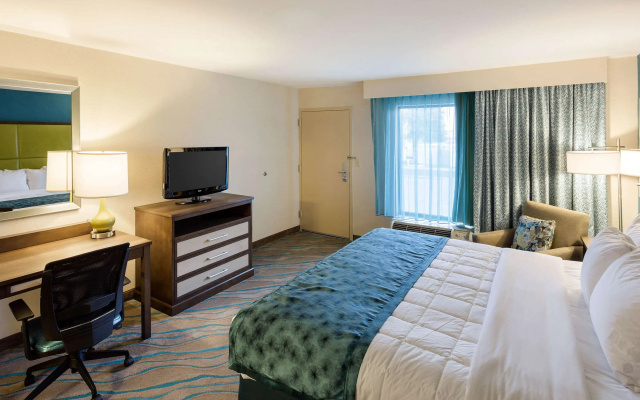 photo 3 of Quality Inn Gulfport I-10