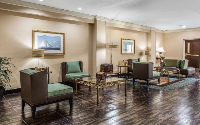 photo 4 of Regency Inn & Suites New London, Mystic
