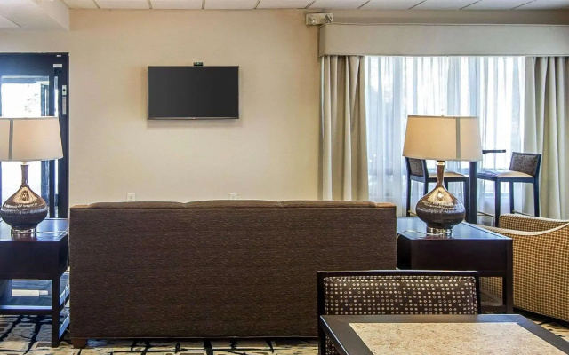 photo 5 of Clarion Inn Cleveland near University