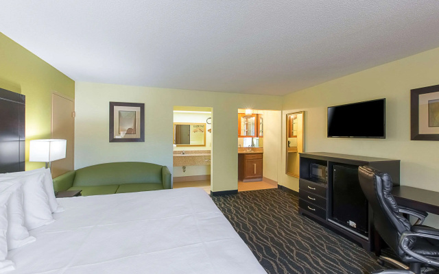 photo 5 of Clarion Inn Columbia Airport