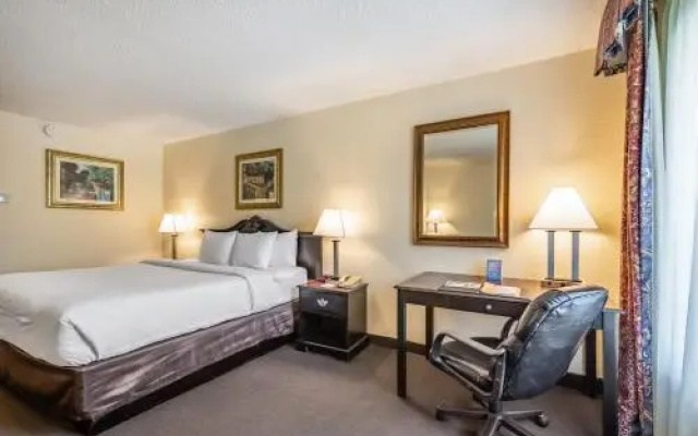 photo 4 of Clarion Inn & Suites FL321