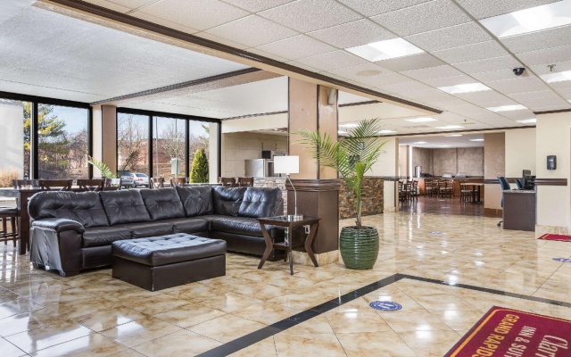 photo 2 of Clarion Inn & Suites Grand Rapids Airport