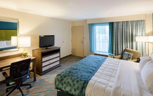 photo 2 of Quality Inn Gulfport I-10
