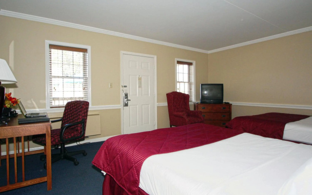 photo 3 of Clarion Inn Strasburg - Lancaster