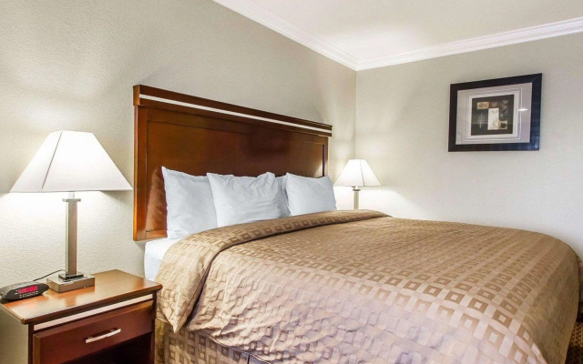 photo 3 of Super 8 by Wyndham Mesa Downtown Near Convention Center