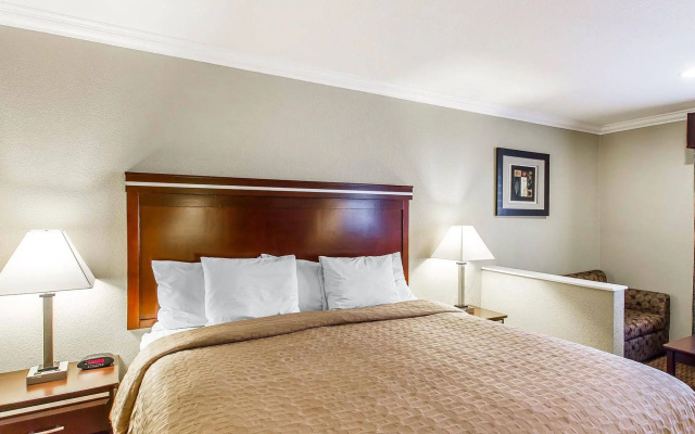 photo 5 of Super 8 by Wyndham Mesa Downtown Near Convention Center