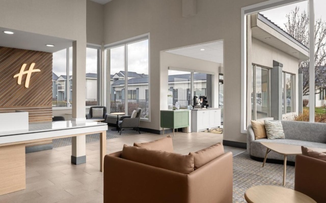 photo 3 of Holiday Inn Ontario by IHG