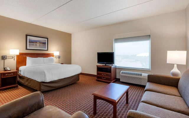 photo 5 of Clarion Suites at the Alliant Energy Center