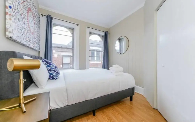 photo 2 of Classic 3br/1ba in Little Italy