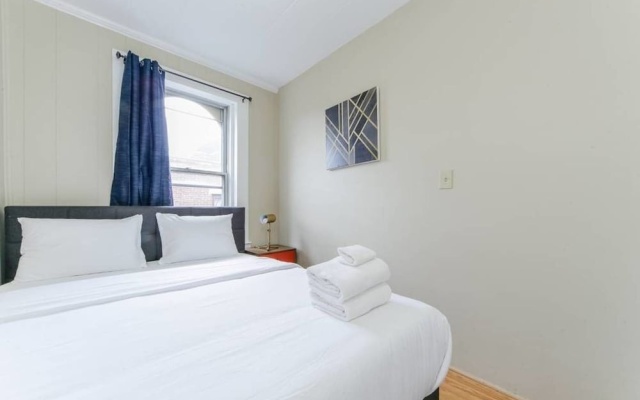 photo 5 of Classic 3br/1ba in Little Italy