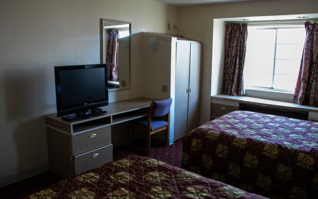 photo 3 of Classic Inn