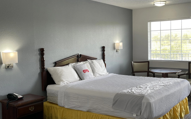 photo 4 of Evergreen Inn