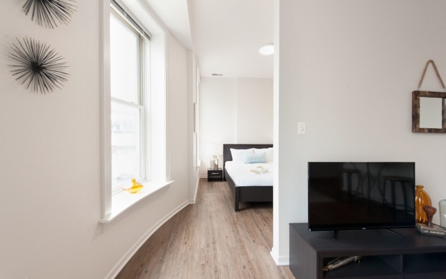 photo 2 of Classic South Loop Suites by Sonder