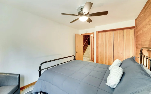 photo 3 of 1 Mi to Northstar Skiing: Cozy Pet-friendly Condo!