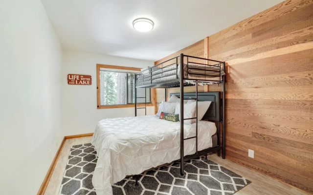 photo 5 of 1 Mi to Northstar Skiing: Cozy Pet-friendly Condo!