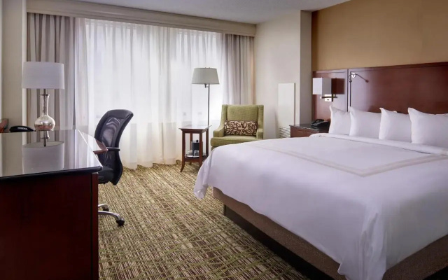 photo 2 of Cleveland Marriott Downtown at Key Tower