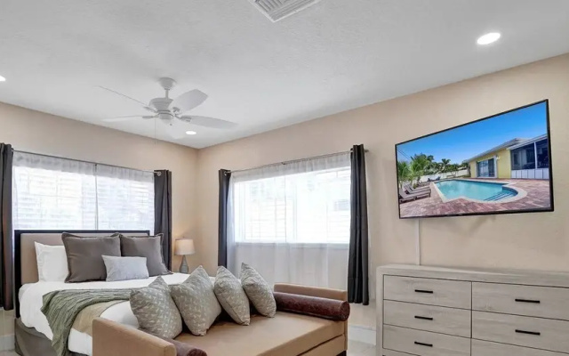 photo 4 of Close to Beach 4Br with Heated Pool