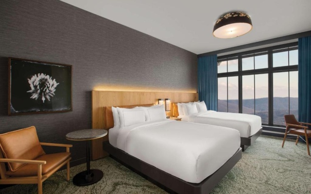 photo 2 of Cloudland At McLemore Resort Lookout Mountain, Curio by Hilton