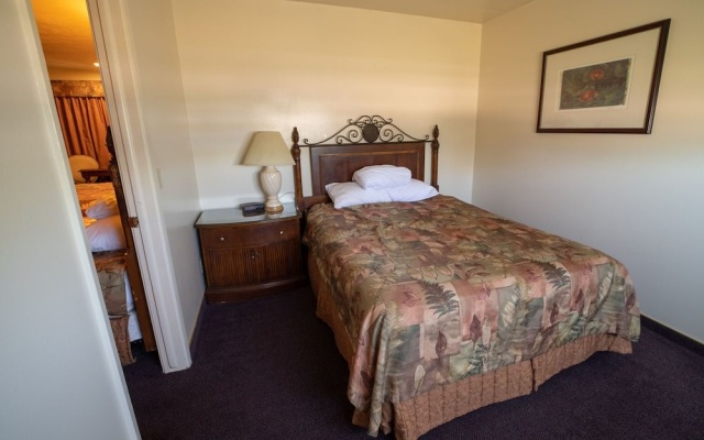 photo 3 of Clover Creek Inn