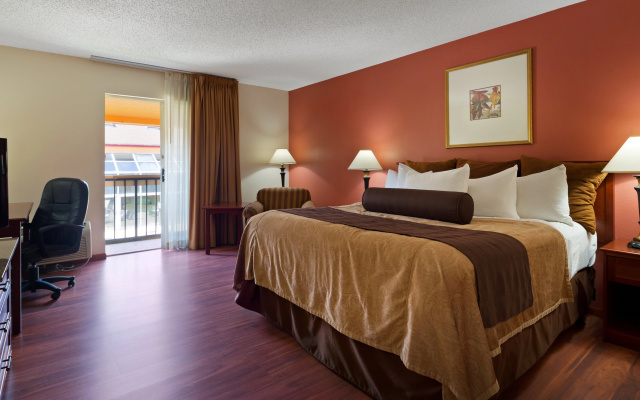 photo 3 of Chicago Club Inn & Suites