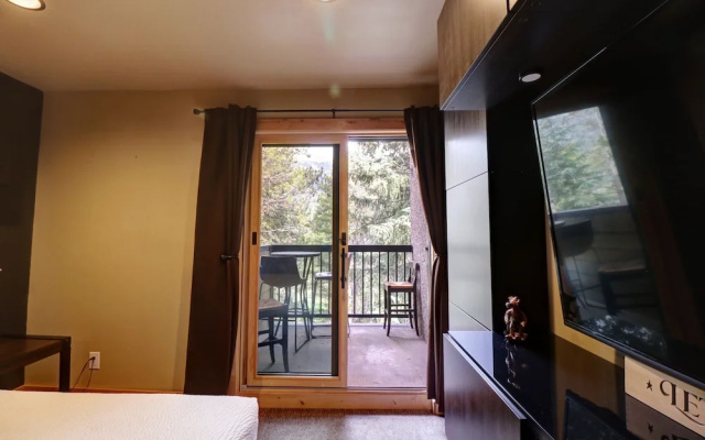 photo 3 of Cm416m 8br Copper Mtn Inn Pet Friendly 8 Bedroom Condo by RedAwning