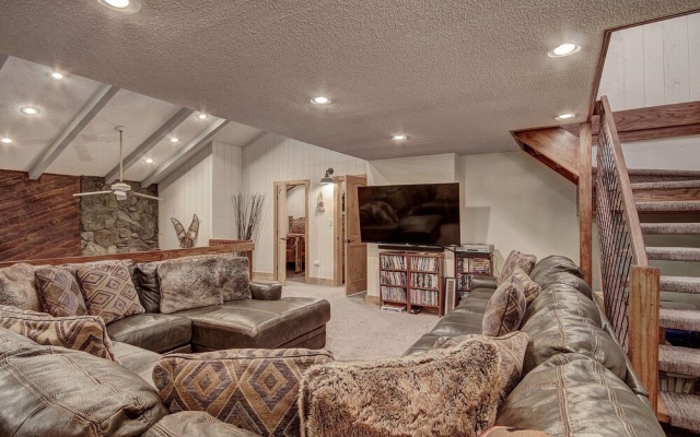 photo 5 of Cm416m 8br Copper Mtn Inn Pet Friendly 8 Bedroom Condo by RedAwning