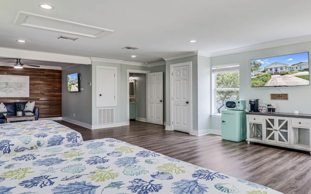 photo 4 of Coast Oaks Cottage 5 1 Bedroom Cottage by RedAwning