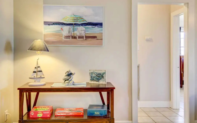 photo 3 of Coastal Long Beach Rental w/ Patio, Walk to Beach!