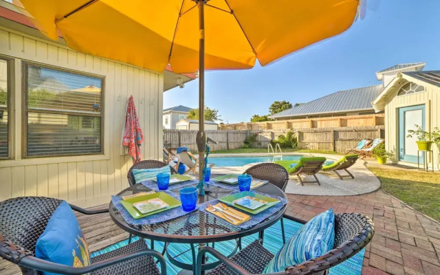 photo 4 of Coastal PCB Cottage W/pool & Bbq: 1block to Beach!