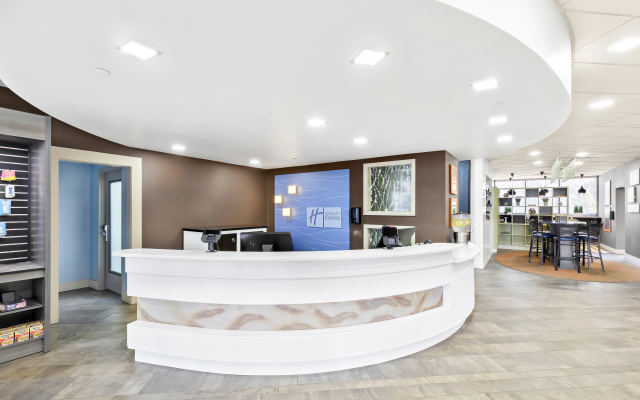 photo 2 of Holiday Inn Express Atlanta Galleria - Ballpark Area by IHG
