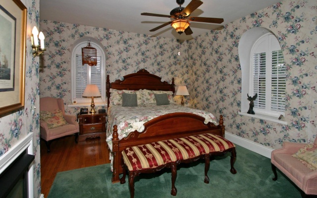 photo 3 of Cobblestone Manor