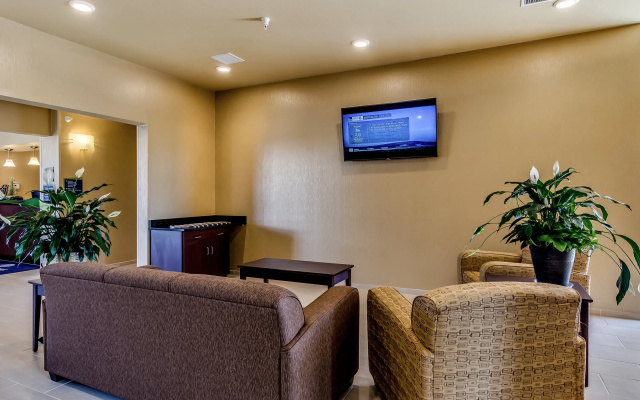 photo 2 of Cobblestone Inn & Suites - Waverly