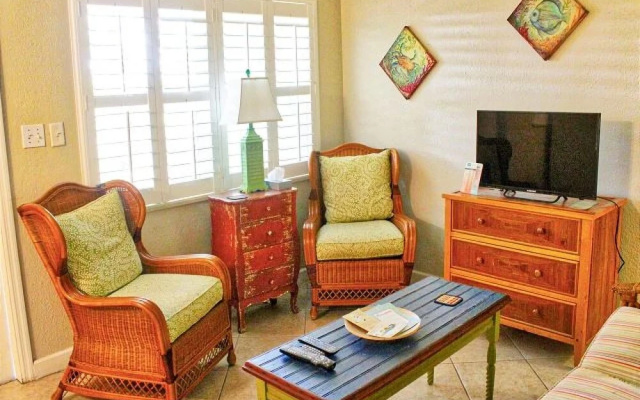 photo 2 of Coconut Grove Beach Resort Suites 1 to 4