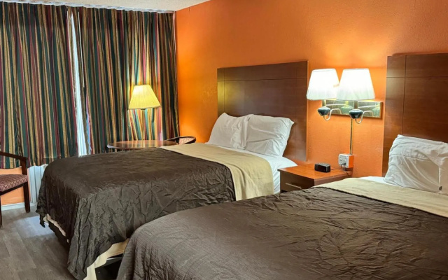 photo 5 of College Inn Spartanburg
