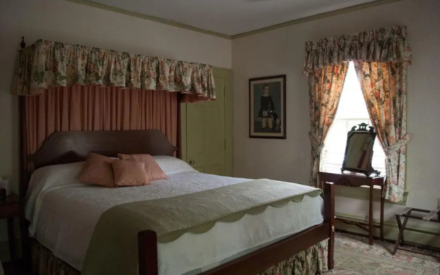 photo 5 of Colonial Capital Bed & Breakfast