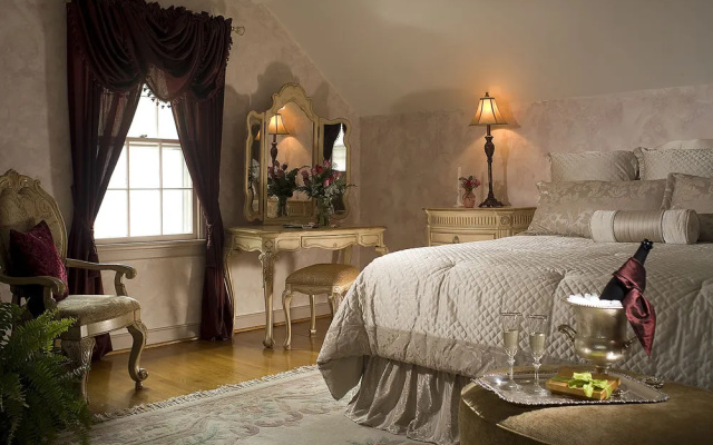 photo 3 of Colonial Gardens Bed Breakfast
