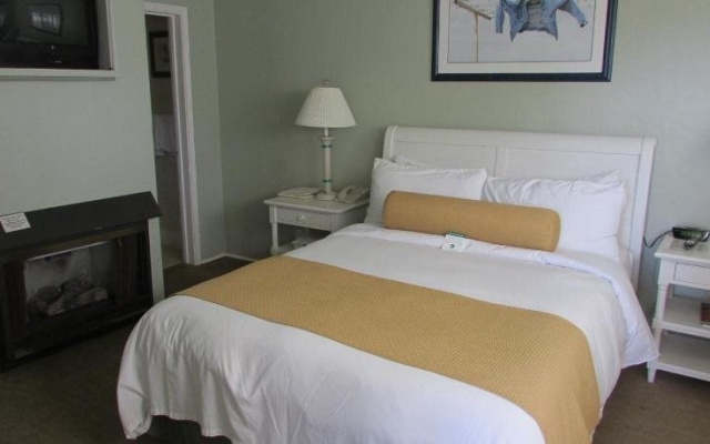 photo 2 of Colonial Terrace Inn by the Sea