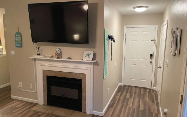 photo 3 of 2br/2ba Full Condo w/ Pool & Gym, Sleeps 6
