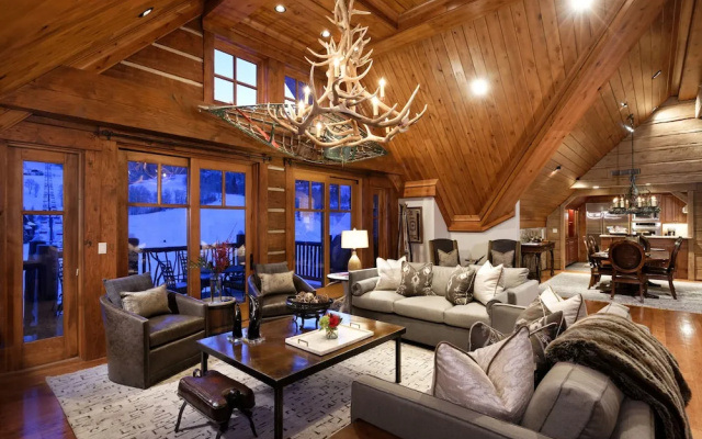 photo 2 of Colorado Lodge at the Ritz Carlton