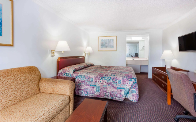photo 4 of Knights Inn Columbia