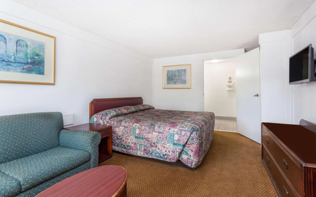 photo 5 of Knights Inn Columbia
